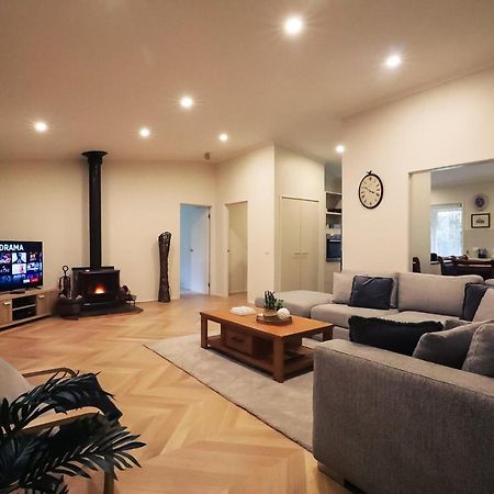 The Birch House - Silver Birches Accommodation 브라이트 외부 사진